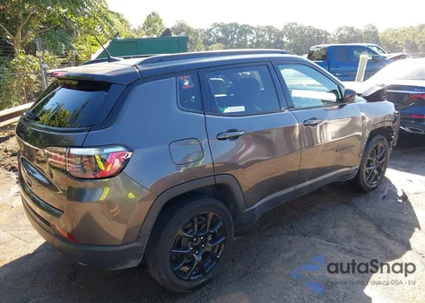 2022 Jeep Compass Altitude 4X4 из США, поврежденный, VIN 3C4NJDBB8NT222546